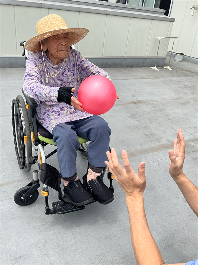 ボール遊び