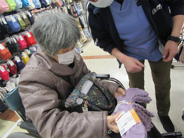 誕生者外出